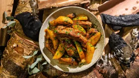 Основное блюдо с продукцией пчеловодства