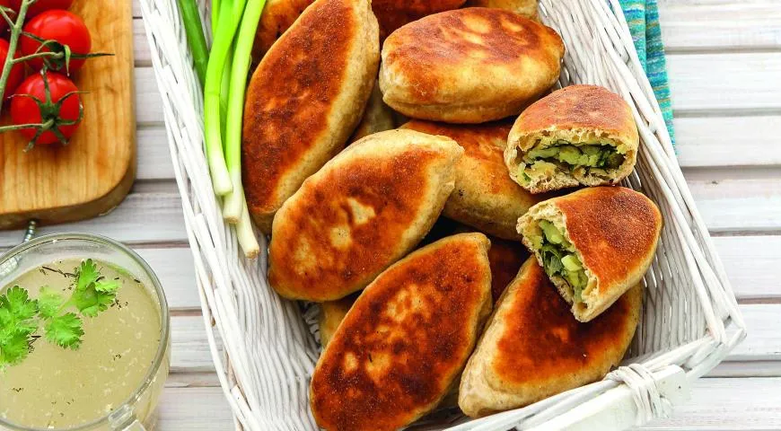 Жареные пирожки с картошкой на кефире