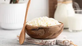 Как без хлопот приготовить домашний творог из молока и кефира