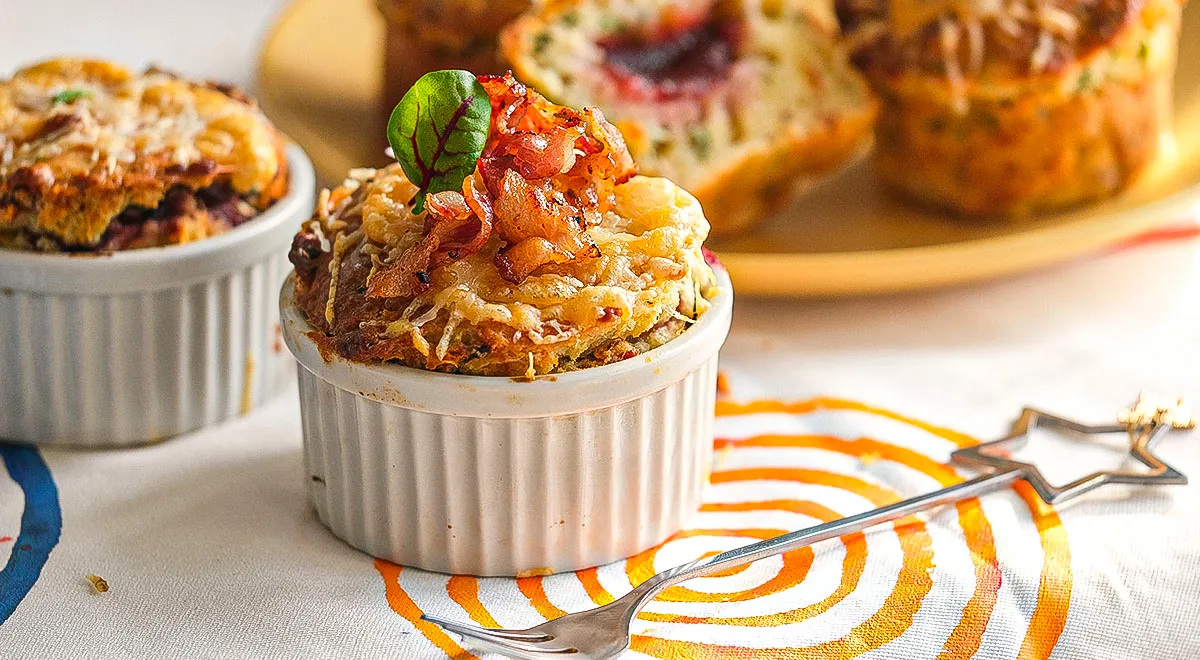 Рецепт скаффинов с беконом, сыром и джемом