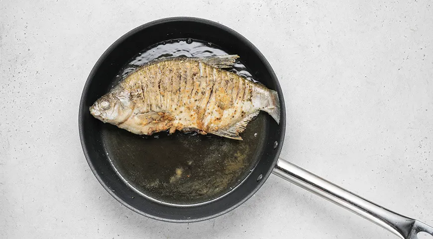 Жареный лещ с хрустящей корочкой