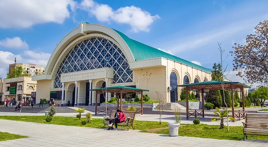 Алайский базар – старейший рынок Ташкента (фото Marina Rich/Shutterstock/Fotodom.ru)