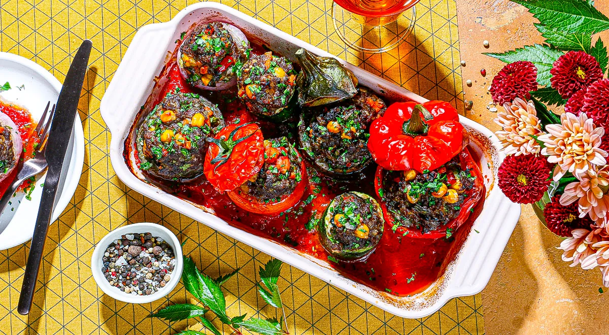 Фаршированные овощи с нутом и маслинами