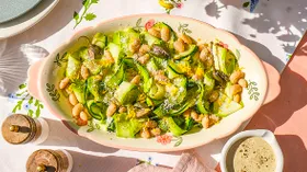 Салат из фасоли, кабачков и цукини