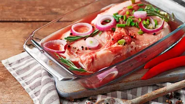 Как правильно хранить маринованное мясо: сроки, условия и советы