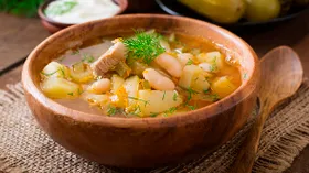 Рассольник с консервированной фасолью