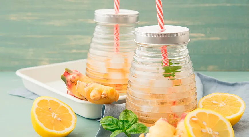 Безалкогольный эль с лимоном и мятой