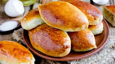 Пирожки из готового дрожжевого теста с разными начинками для самых голодных и привередливых