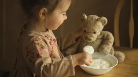 Поваренная книжка для кукол: как вкусно накормить ребенка по рецептам начала XX века?