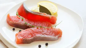 Соленая красная рыба