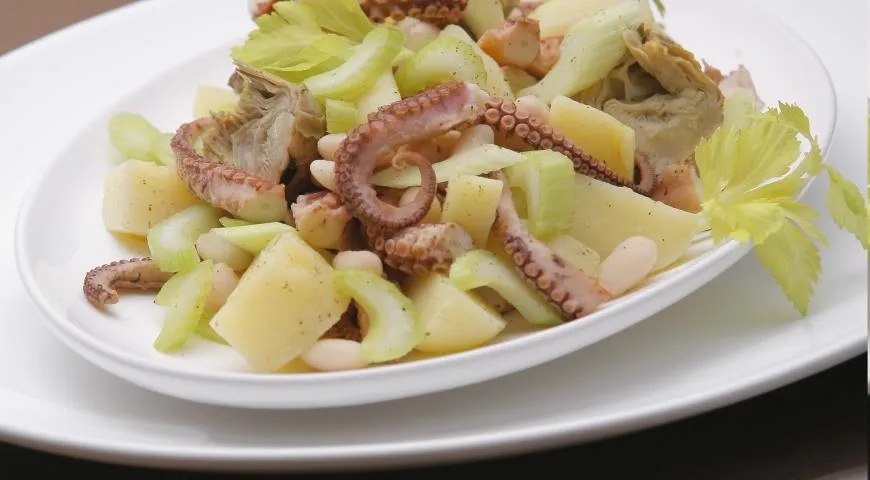 Салат с осьминогами