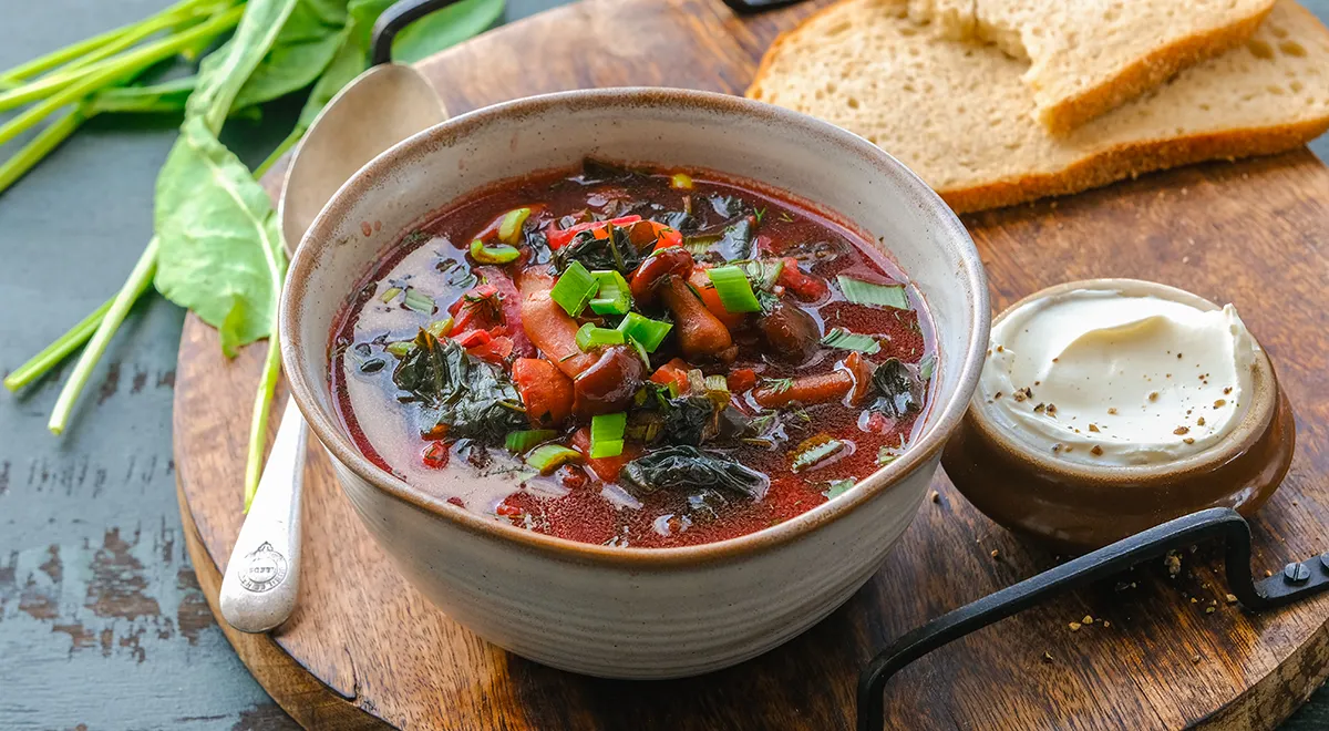 Борщ со щавелем и свеклой