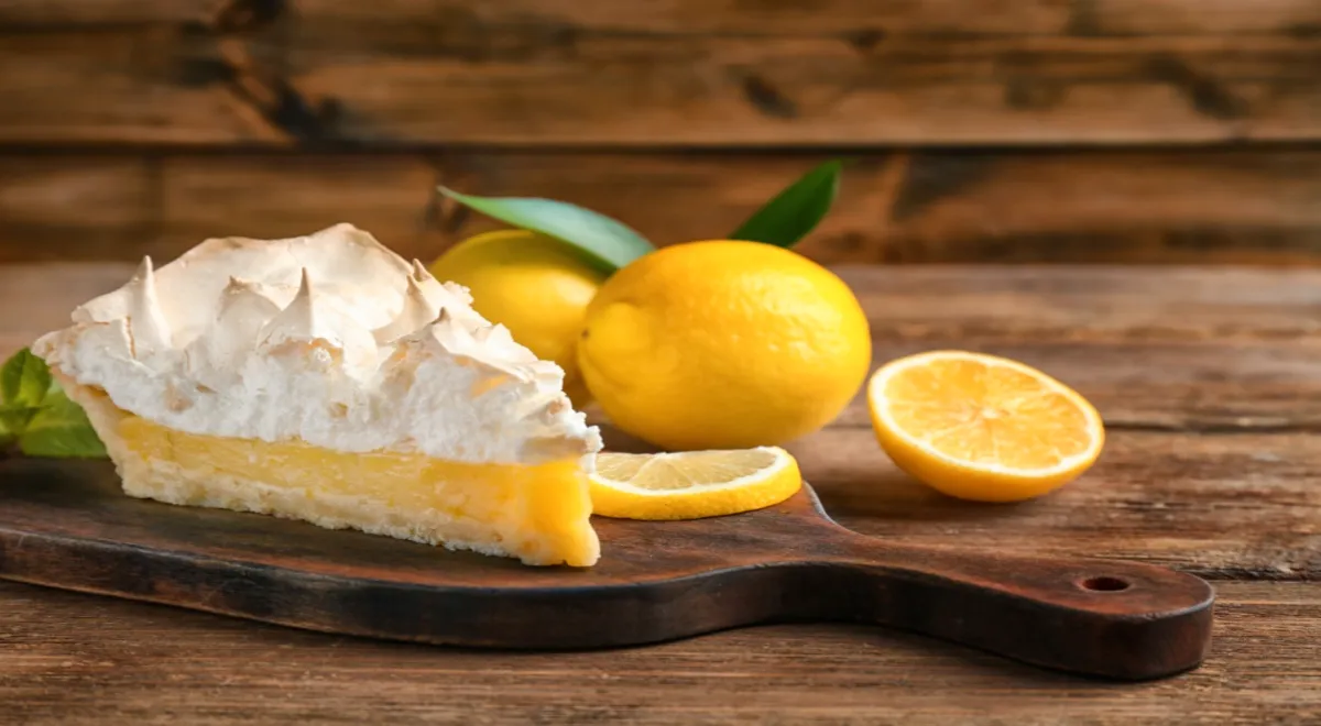 Вот как готовится лимонный шифоновый торт: чем воздушное лакомство отличается от других десертов