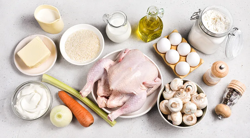 Ингредиенты для приготовления домашнего курника с грибами и рисом
