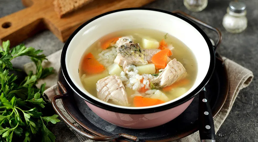 Уха из головы сома с рисом