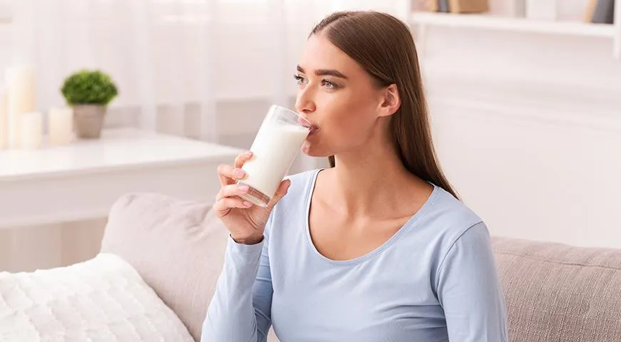 500 мл молока или молочных продуктов, употребленных за сутки - это качественный белок, почти половина суточной нормы кальция и более трети нормы витамина В2