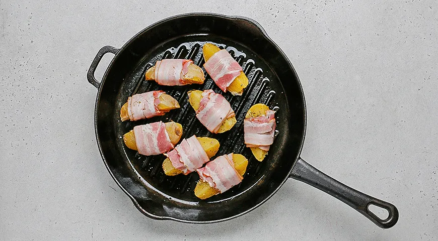 Картофельные дольки в беконе