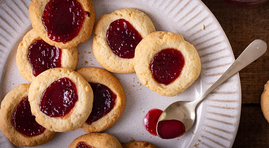 Рассыпчатое, мягкое и необычное: 8 рецептов печенья на рассоле