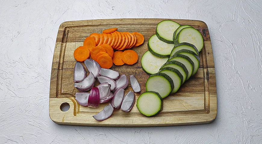 Шашлык из белой рыбы с мятным соусом