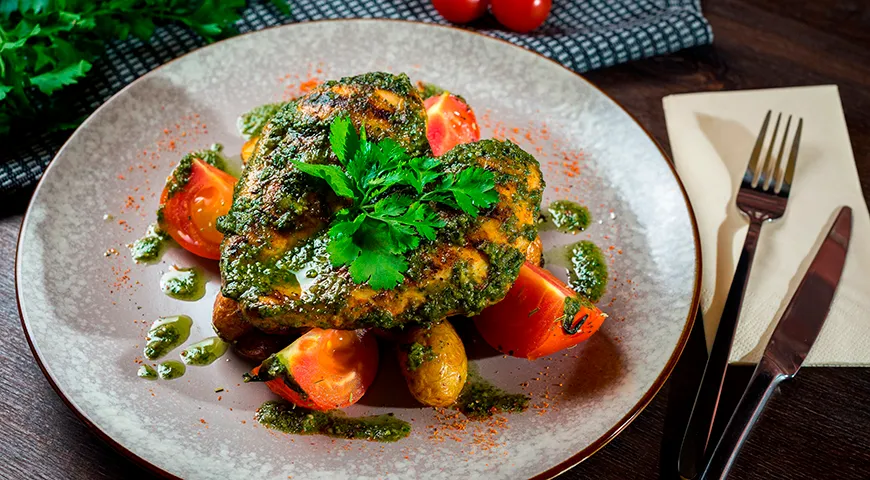 Жареная куриная грудка с чимичури