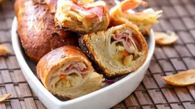 Пирожки с крабовыми палочками