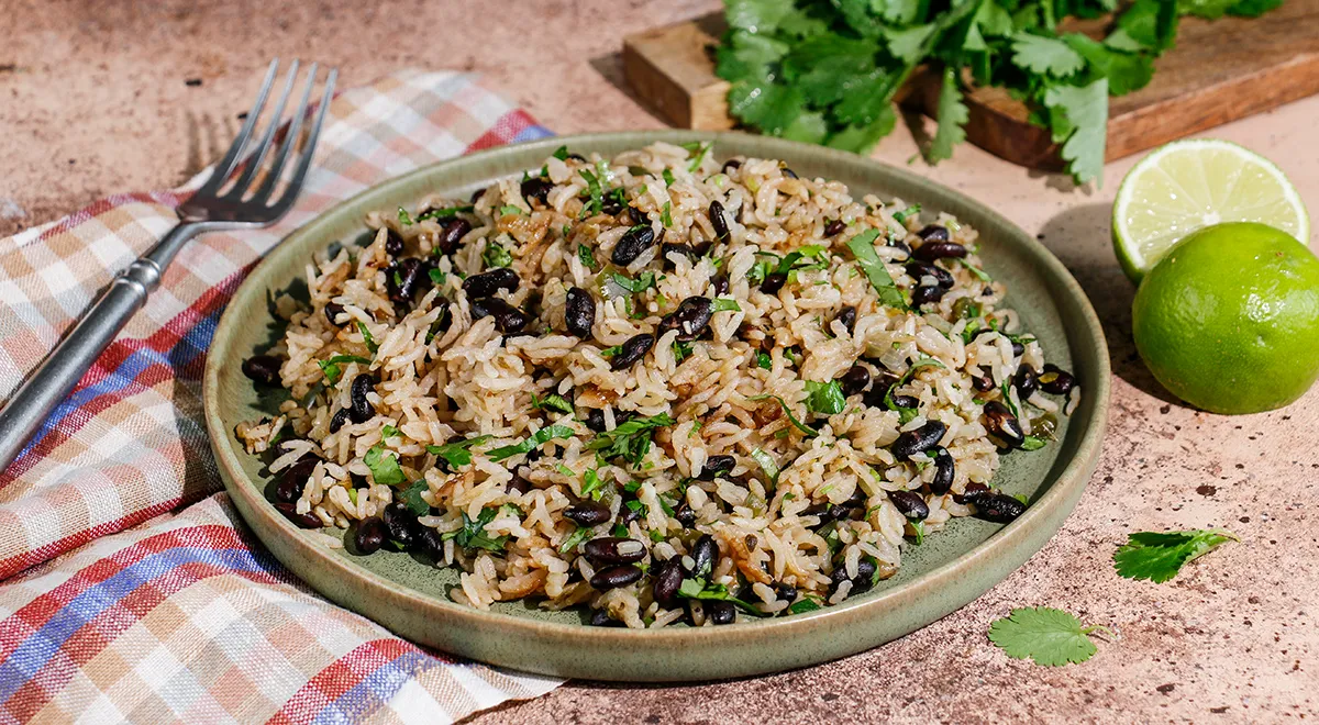 Рецепт риса с фасолью на сковороде