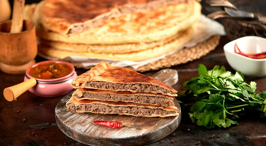 Осетинский пирог с мясной начинкой