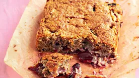 Рецепты с мукой, фруктами и фундуком