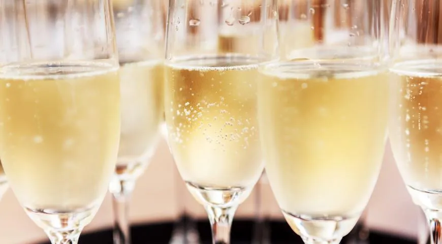 Треть шампанского в России оказалась некачественной