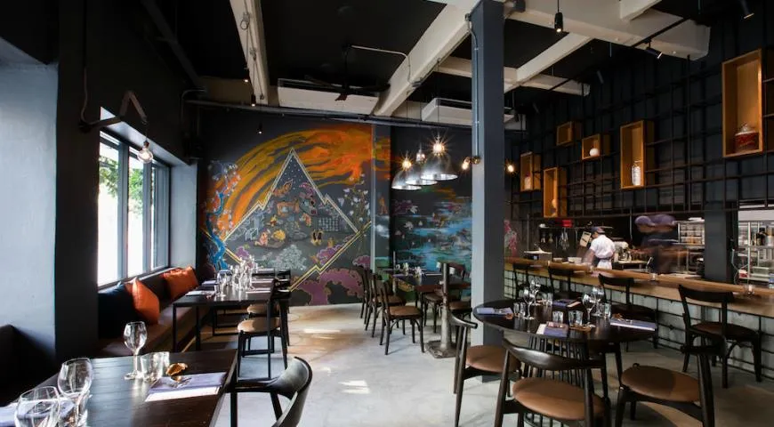 Ресторан  «80/20» в Бангоке