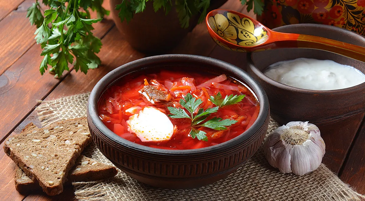 Как из стандартных ингредиентов приготовить борщ правильно, 6 рецептов и 4 лайфхака