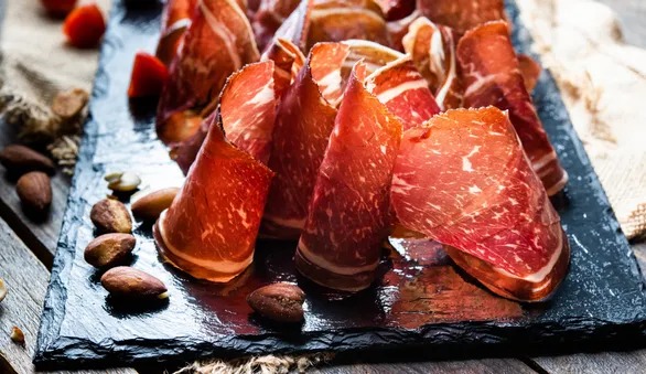 Вяленое мясо: какие виды мяса можно вялить и как приготовить вяленое мясо дома — рассказывает шеф-мясник