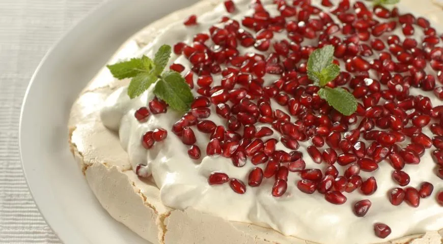 Десерты с гранатом, подборка рецептов