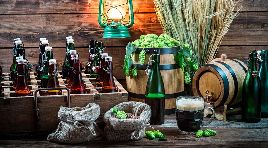 Долгое время ламбик считался напитком местных фермеров. Они заметили, что пиво, оставленное в деревянных бочках, забраживает само и приобретает удивительные свойства