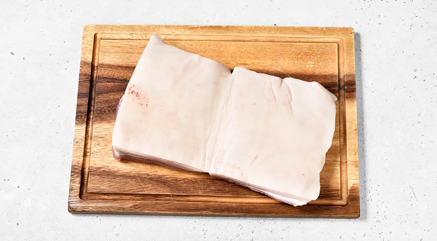 Свиные щечки в луковой шелухе