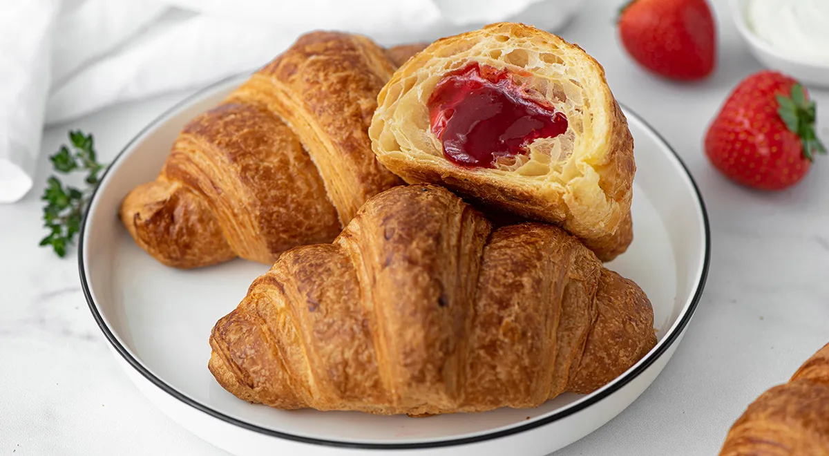 Рецепт круассанов с клубничным джемом