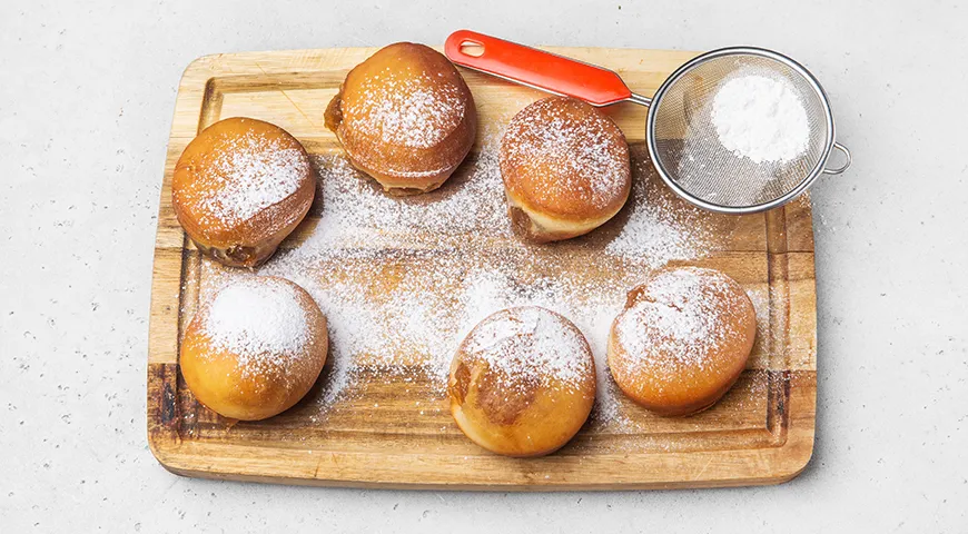 Берлинеры – классические пончики с джемом