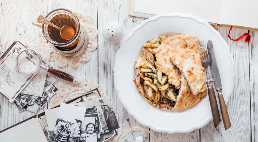 Отбивные из телятины с жареным картофелем