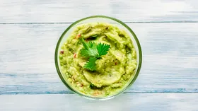 Рецепты с сырами, соусами и авокадо