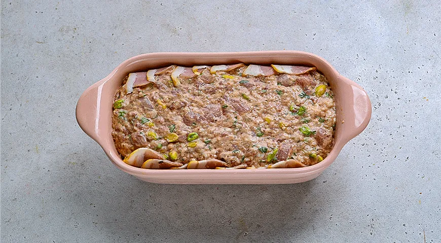 Запеченный паштет с фисташками