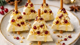 Ёлочки из сыра с мёдом и орешками