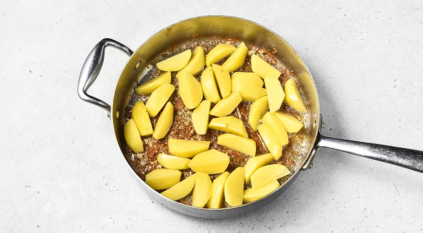 Жаркое из курицы с картошкой