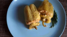Перцы фаршированные в сливочном соусе