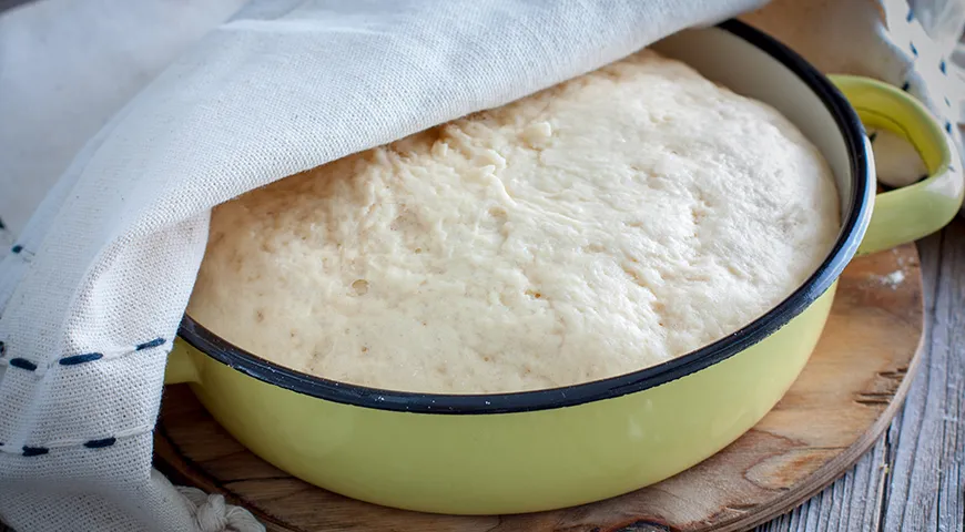 Тесто для пянсе должно «созреть», тогда пирожки получатся пышными и нежными