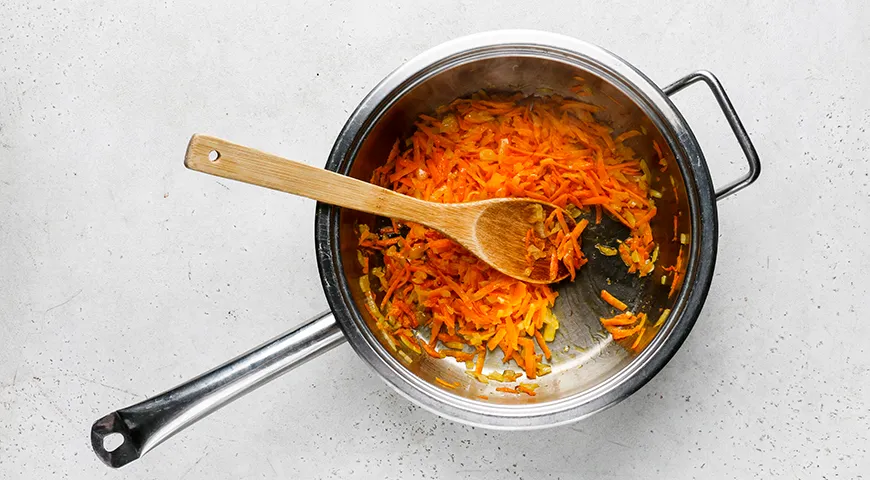 Капуста в нежной томатно-сметанной заливке по-домашнему