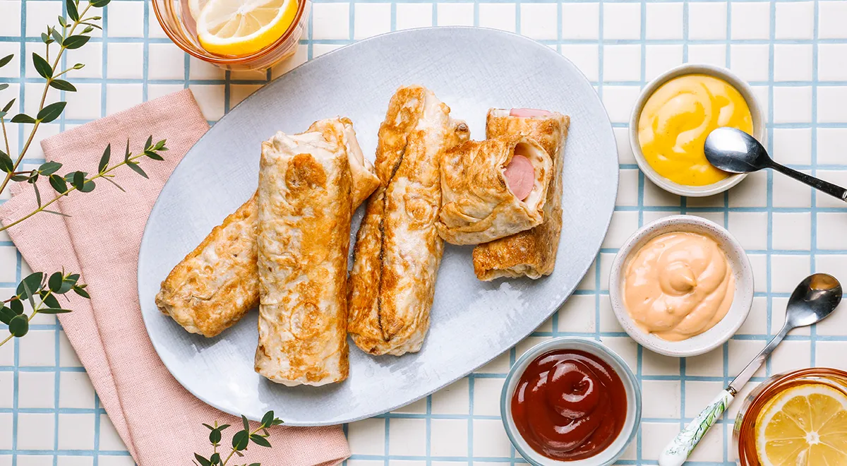 Рецепт сосисок с сыром в лаваше