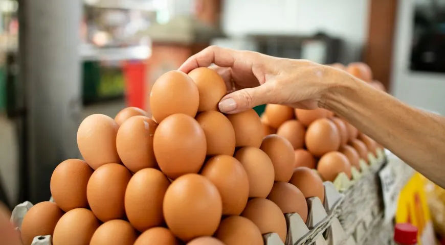 Следить за нормой белка в рационе особенно важно в пожилом возрасте для профилактики возрастного снижения мышечной массы 