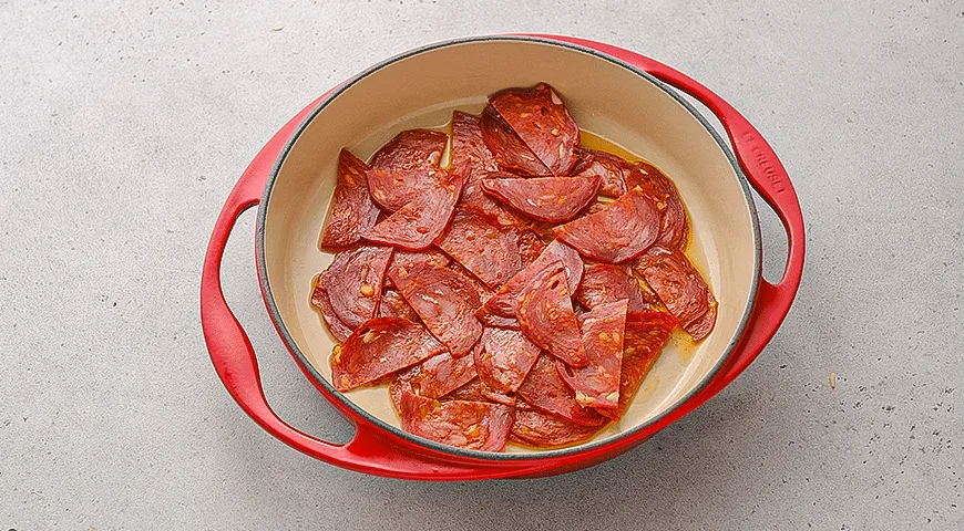 Рис по-испански с чоризо и нутом