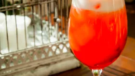 Малиновый Aperol Spritz