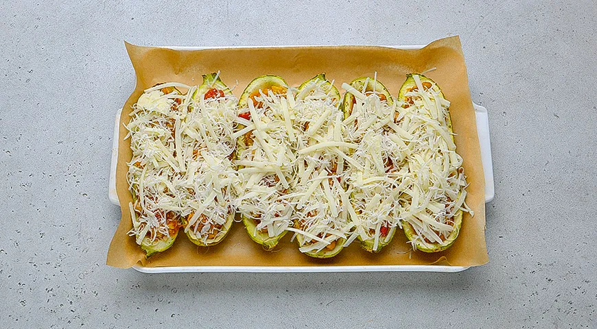Кабачки, фаршированные нутом и сыром